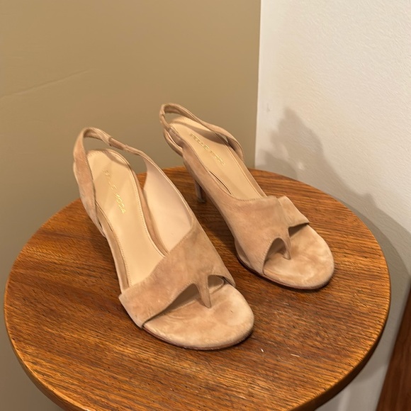 Pelle Moda Shoes - Suede heel